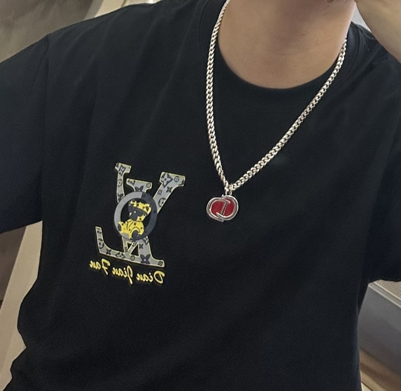 chr1st1an D10r necklaces